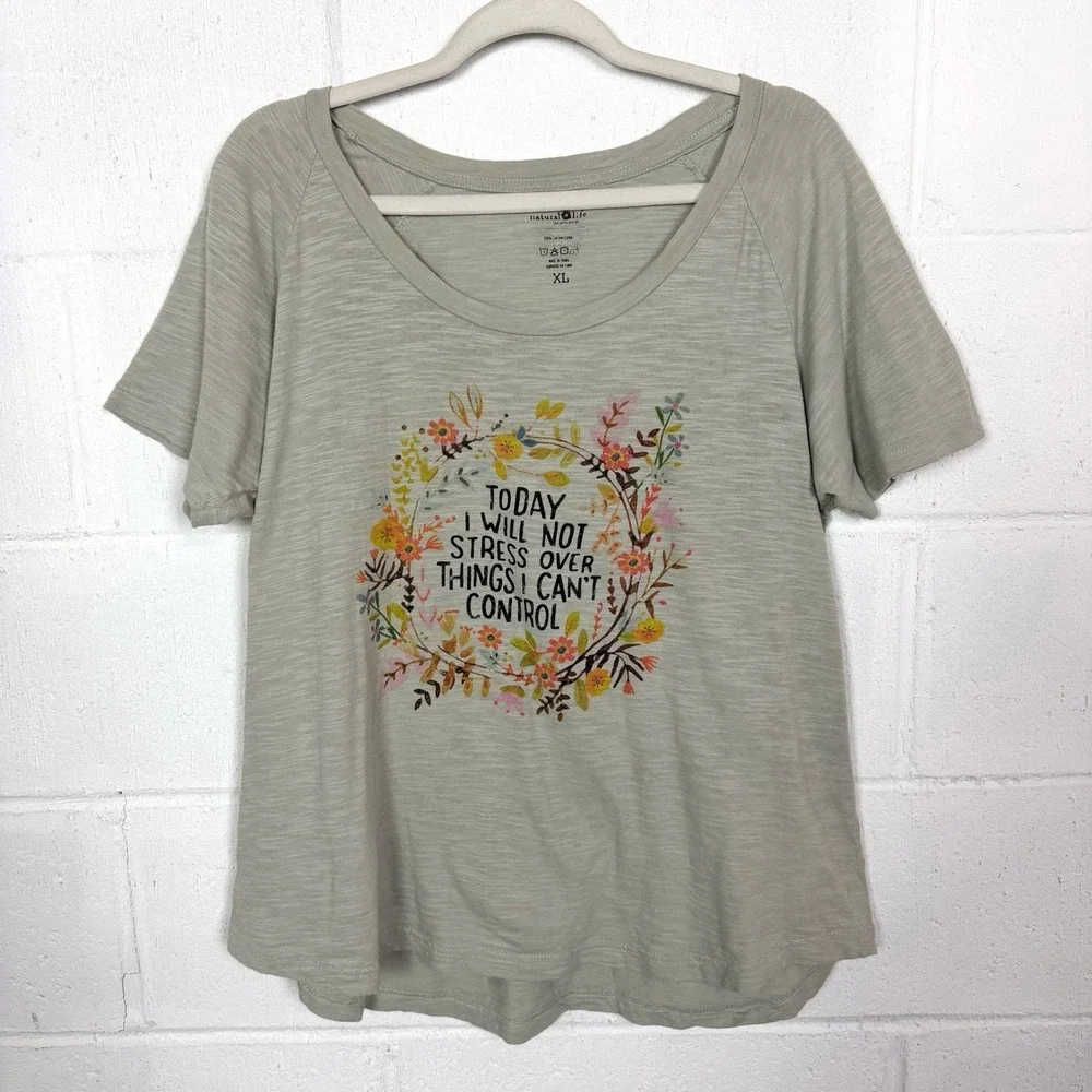 Casual Gray Graphic Tee - Picture 1 of 11